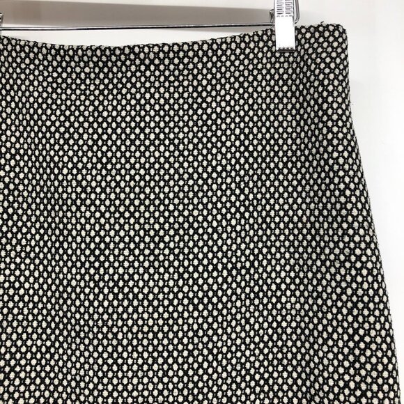 Lord & Taylor Black + white geometric print acrylic knit pencil skirt size 6 - Picture 10 of 13